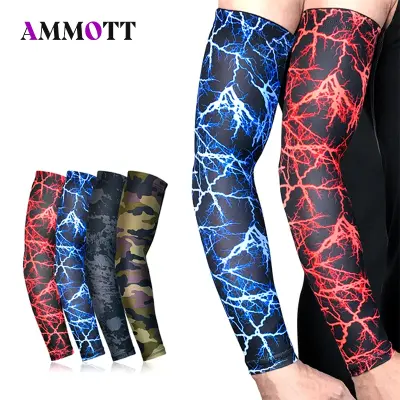 Mangas deportivas estampadas con relámpagos y camuflaje.